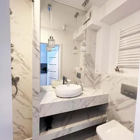 Apartment Ice